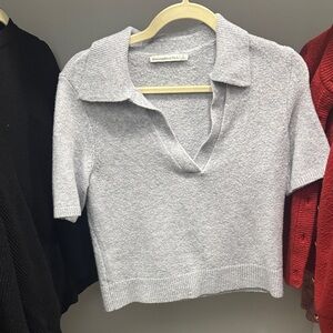 Abercrombie & Fitch Light Gray V-Neck Cropped Sweater Top - Size Small